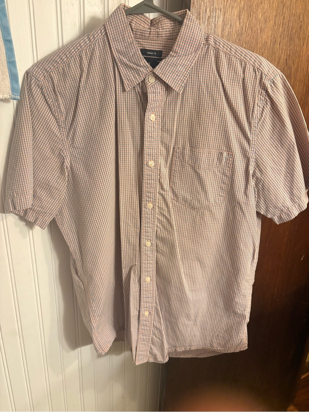 GAP Men's Short Sleeve Button-Down Shirt in Orange, Blue, White Micro-Check